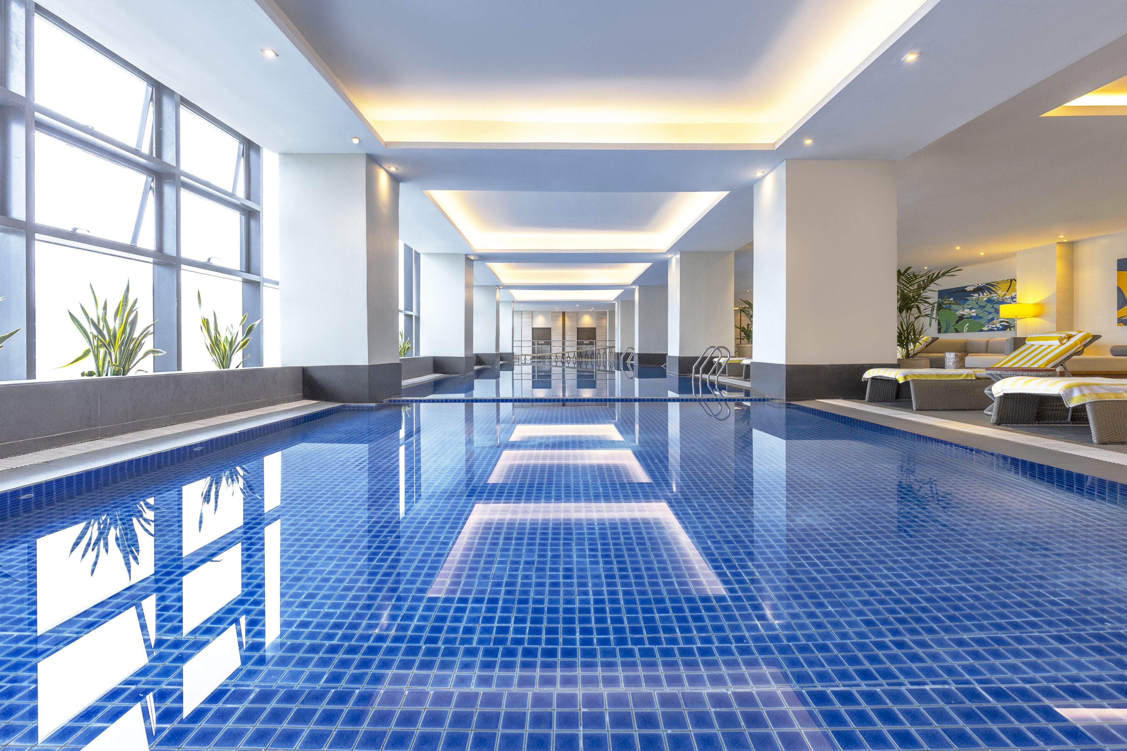 สระว่ายน้ำ