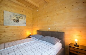 2 bedrooms, free WiFi, bed sheets - Beautiful home in Donje Taboriste (Donje Taboriste)