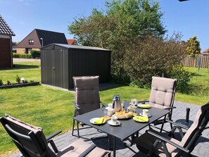 تناول الطعام بالخارج