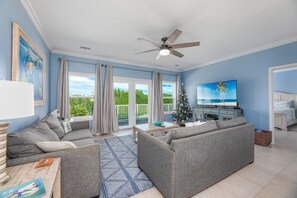 TV, Netflix, DVD player, ping pong - New 4/3 Private Single Family - 2 min to ocean, kayaks, paddleboards, bicycles (Marathon)