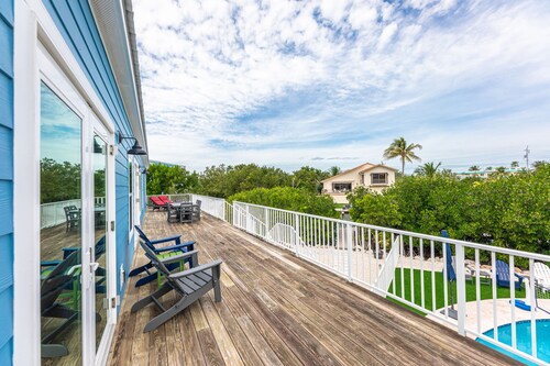 New 4/3 Private Single Family - 2 min to ocean, kayaks, paddleboards, bicycles