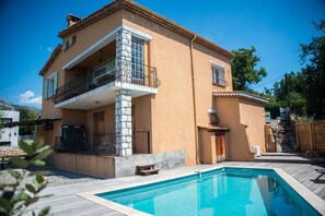 Piscine extérieure, piscine chauffée