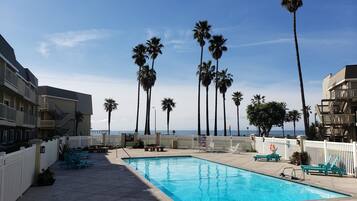 Piscine extérieure, piscine chauffée