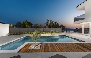 A heated pool - Cozy home in Crikvenica (Crikvenica)