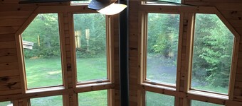 Log cabin near Okemo / Ludlow on 25 acres borders state forest w/trails nearby