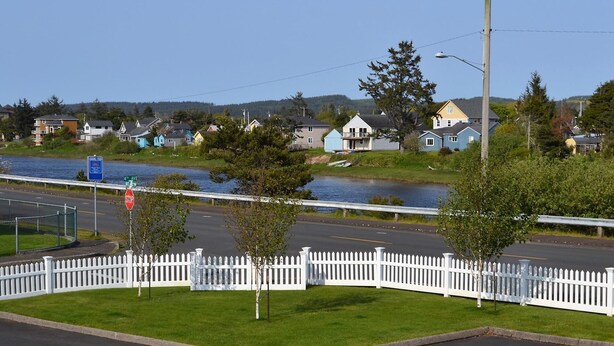 Property grounds - Riverwalk Condominiums (Seaside)