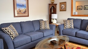 Appartement, plusieurs lits (Three-Bedroom Apartment) | Salle de séjour | Cheminée