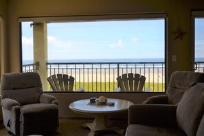 Apartment, Mehrere Betten (Apartment with Sea View) | Wohnzimmer