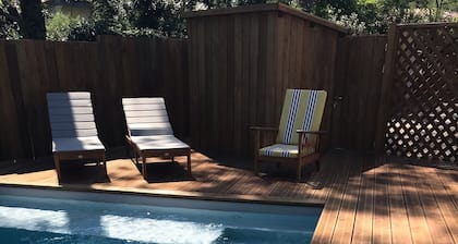 Magnificent air-conditioned villa with heated swimming pool, walking distance to the beach