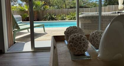 Magnificent air-conditioned villa with heated swimming pool, walking distance to the beach