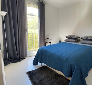 3 makuuhuonetta, silitysrauta/-lauta, ilmainen Wi-Fi, vuodevaatteet