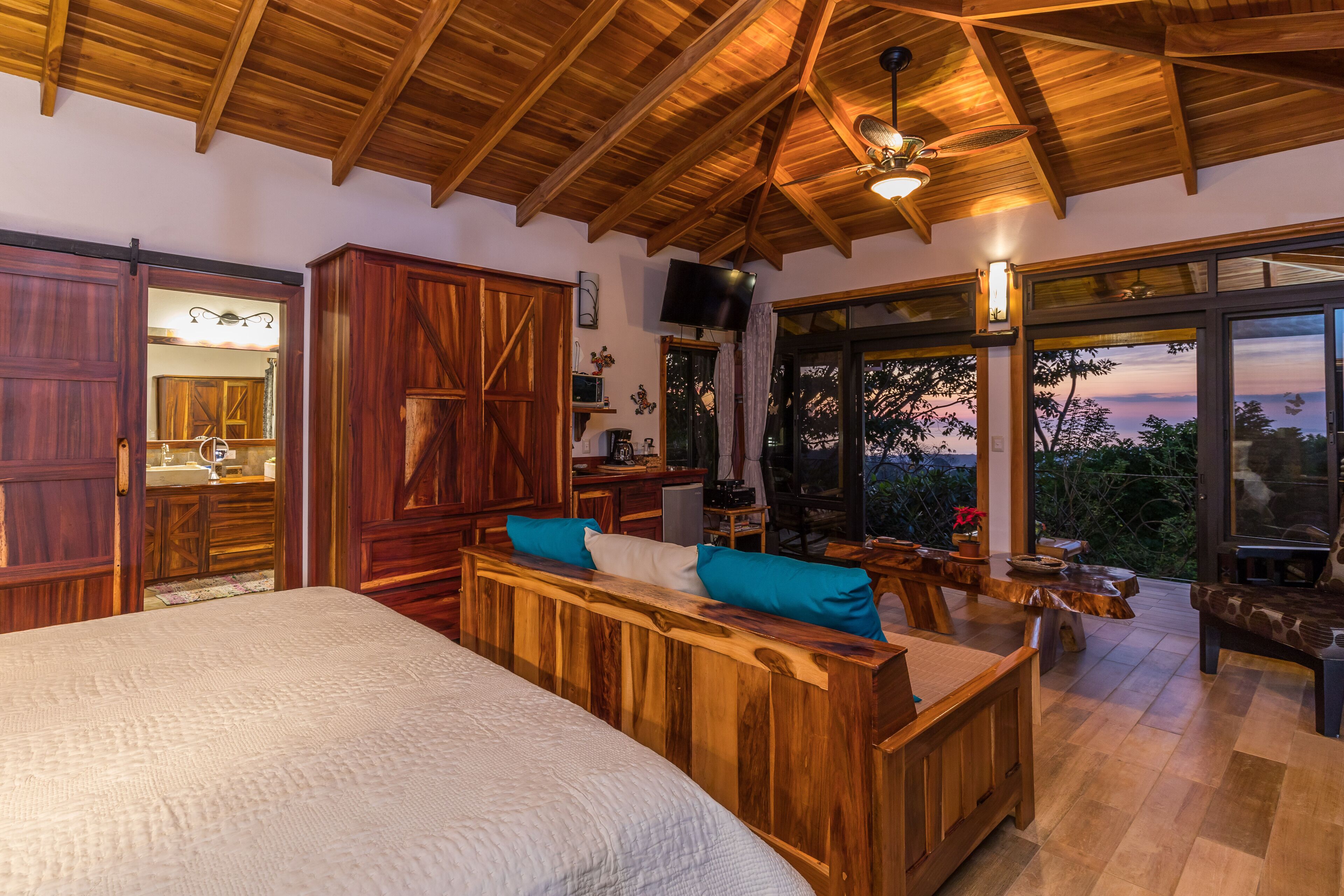 5 dormitorios, escritorio, cuna de viaje y wifi gratis