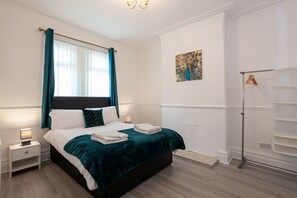 4 bedrooms, iron/ironing board, free WiFi, bed sheets