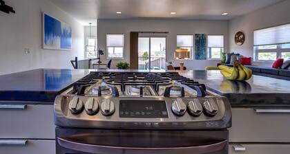 Inspiring Modern Home W/ Space, Close to interstate, restaurants, and shopping.