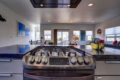 Modern 2BR Home + Fireplace + Balcony + Near Civic Center