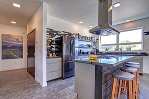 Fridge, microwave, oven, stovetop - Modern 2BR Home + Fireplace + Balcony + Near Civic Center (Rapid City)