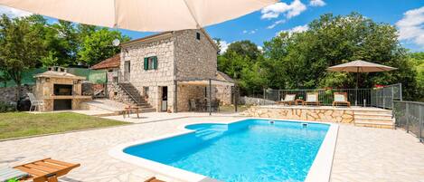 Outdoor pool, sun loungers