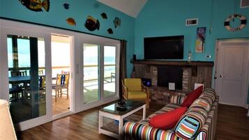 Smart TV, fireplace, DVD player, table football