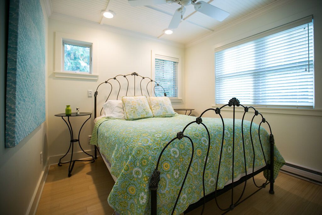 Lake View, Loft Cottage, Resort Access to Lower Herring Lake & Lake Michigan
