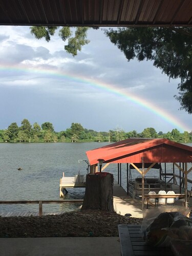 PIER HAPPINESS on Lake Concordia Lakefront Rental!!