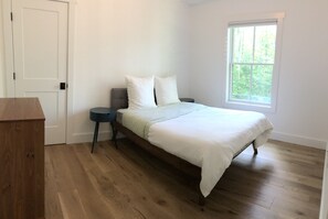 4 bedrooms, WiFi, bed sheets