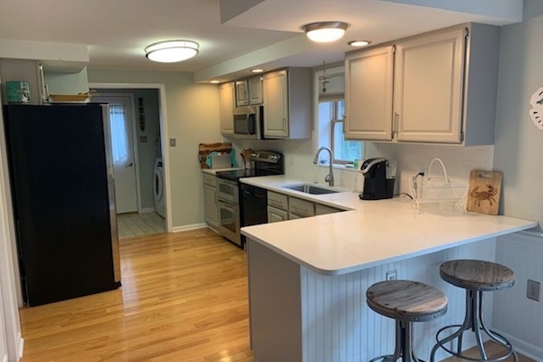 Geladeira, micro-ondas, fogão, cooktop