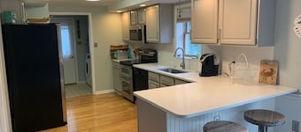 Lewes Beach Cottage - Quiet Quaint and Close To Everything!