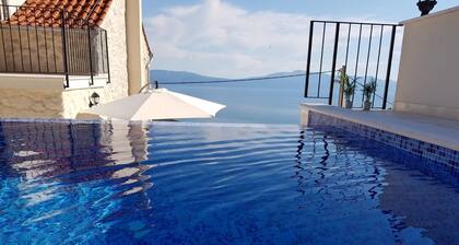 New SECLUDED holiday villa with spectacular sea view