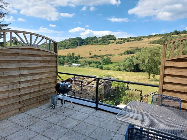 Terrace/patio - Geräumige Frisch Renovierte Wohnung Mitte in der Vulkaneifel (Gerolstein)