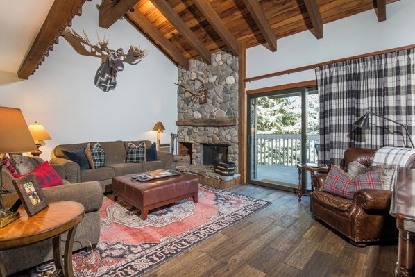 Smart TV, fireplace, DVD player