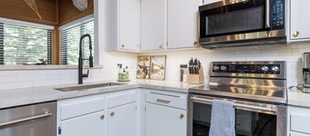 Sun Valley Resort amenities! End-Unit Townhome