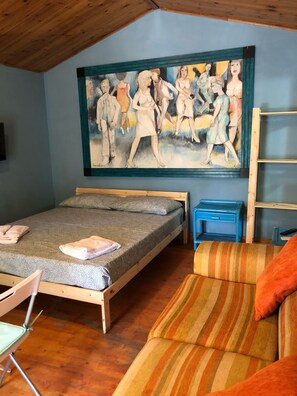 1 habitación, tabla de planchar con plancha, wifi y ropa de cama 