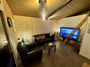 Smart TV, video games, video library