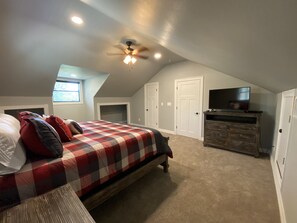3 habitaciones, tabla de planchar con plancha, wifi y ropa de cama 