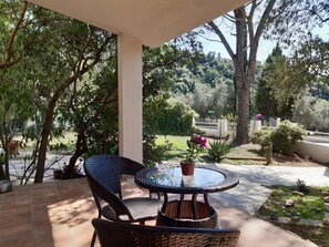 Outdoor dining - "Villa Stravanata" with swimming Pool - car available - outdoor heated hot tub (Villaggio delle Mimose)
