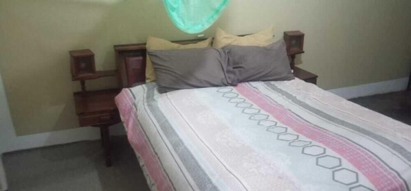 Wifi gratis y ropa de cama