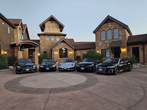 Property grounds -  Luxury Zion Villa, Epic Views, Gourmet kitchen, Hot tub, Great Family Retreat (Orderville)