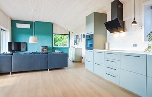 Interior - Cozy home in øster assels with WiFi (Øster Assels)