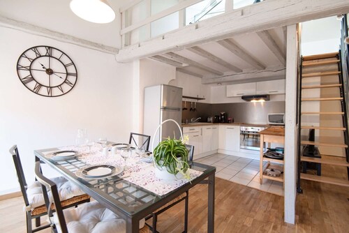 Spacieux appartement de charme aux portes de Lyon et de la Dombes