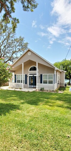 Perfect Lakefront Escape