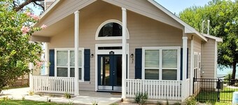 Perfect Lakefront Escape