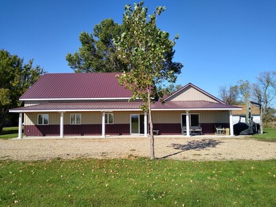 Large Private Lodge located in the middle of a hunters paradise
