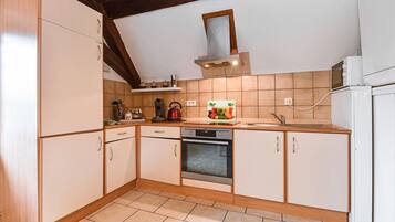 Réfrigérateur, plaque de cuisson, cafetiÚre/bouilloire