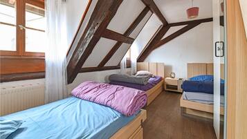 2 slaapkamers, reisbedje, gratis wifi, beddengoed
