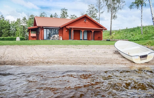 Nice home in Månsarp with lake view