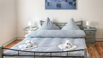 3 Schlafzimmer, Reisekinderbett, Bettwäsche