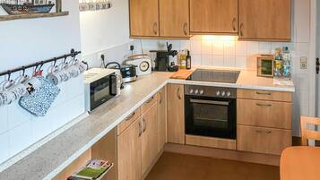 Kühlschrank, Herdplatte, Geschirrspüler