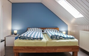 2 dormitorios, cuna de viaje, wifi gratis y ropa de cama