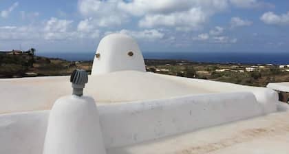 ELEGANT PROPRIETY 10 MINUTES FAR AWAY FROM AIRPORT