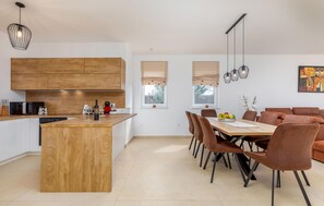 Dining - 3 bedroom beautiful home in Segotici (Segotici)